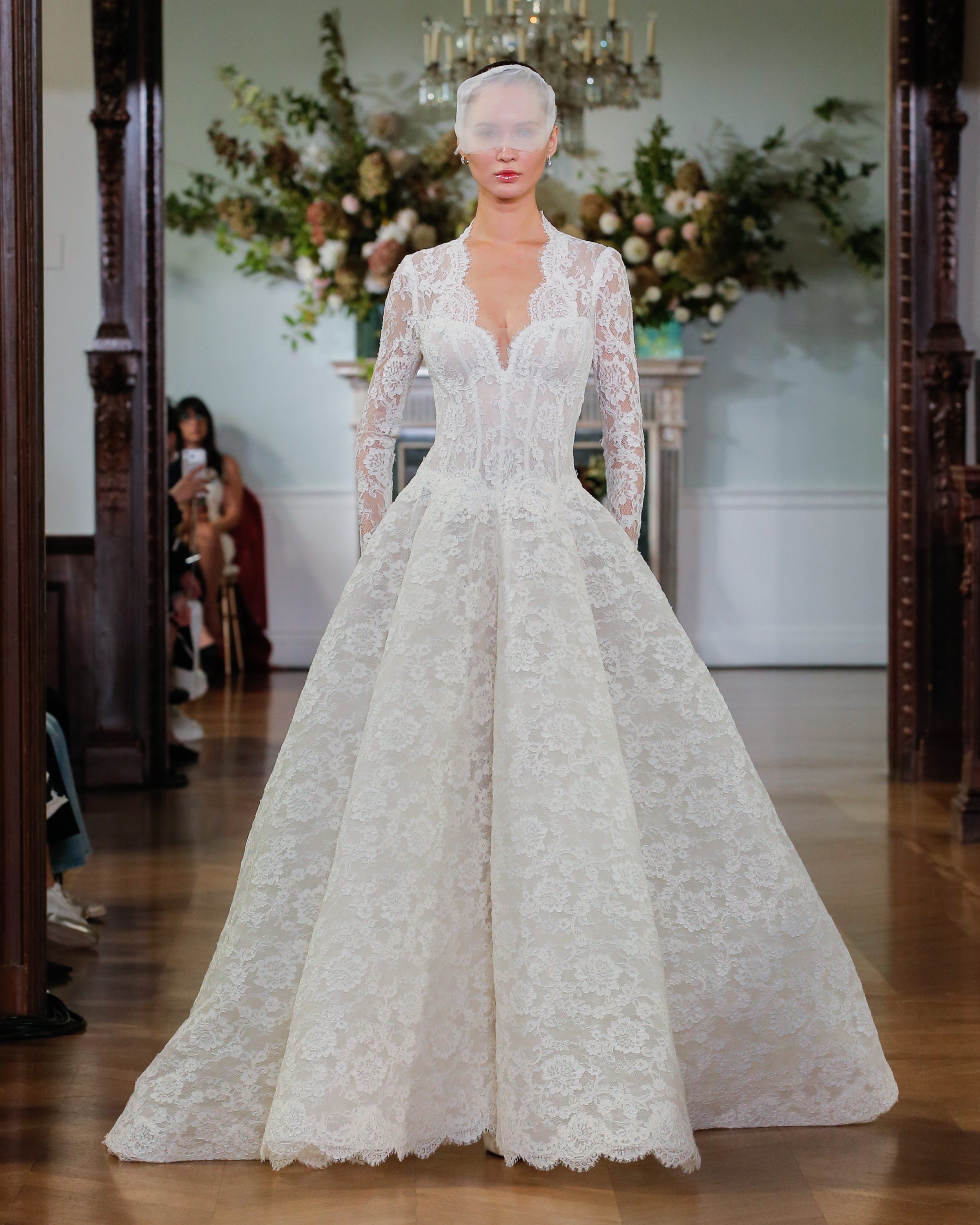 20_MoniqueLhuillierFall2026Bridal_Divinity